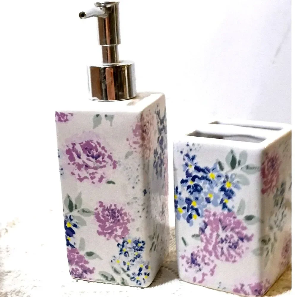 Mainstay Bathroom Toothbrush Holder and Soap Dispenser Flower Bathroom Set